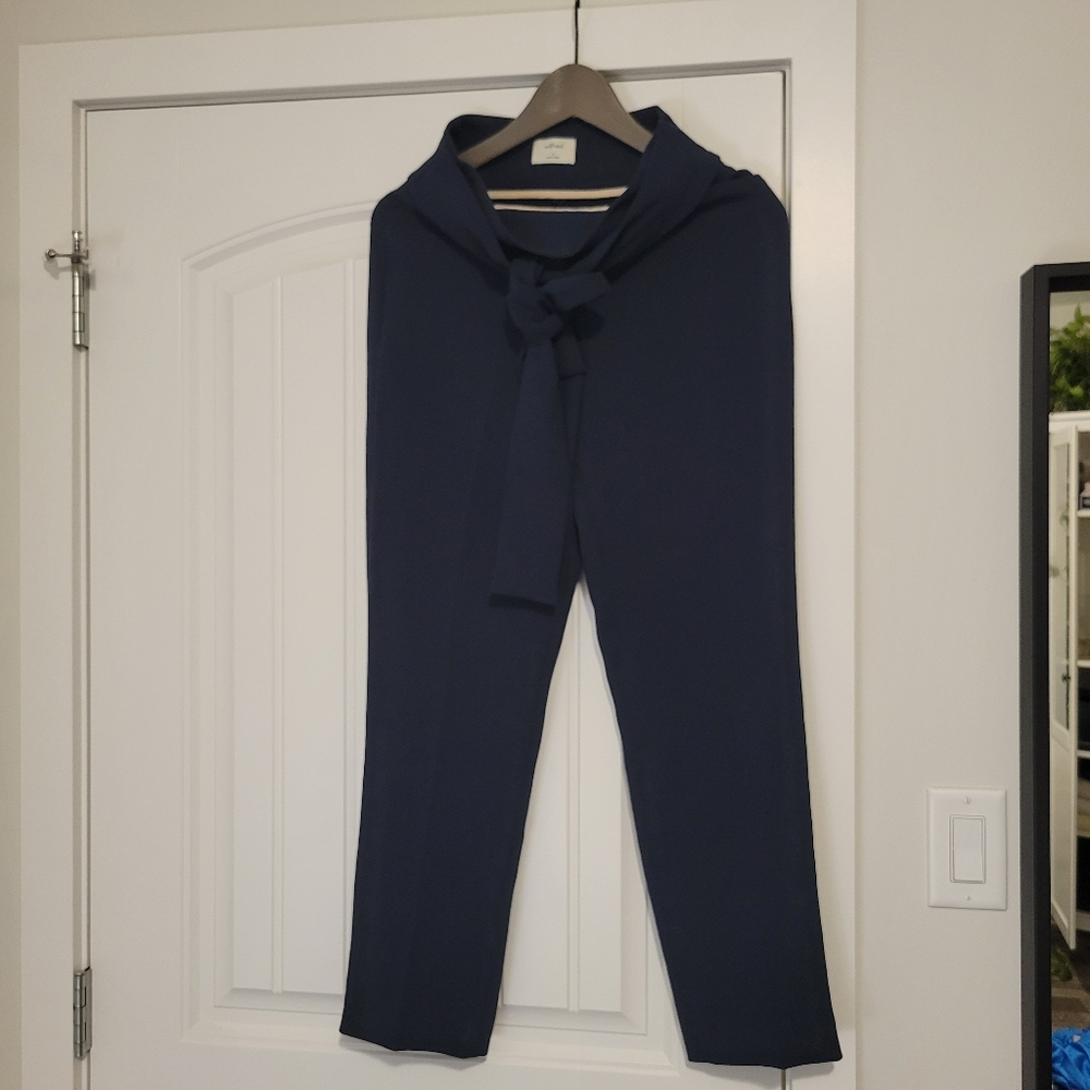 Navy Wilfred belted pants